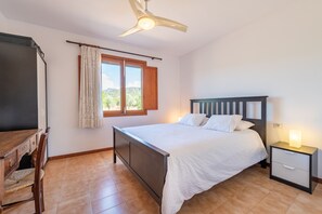 6 habitaciones, tabla de planchar con plancha y wifi gratis 