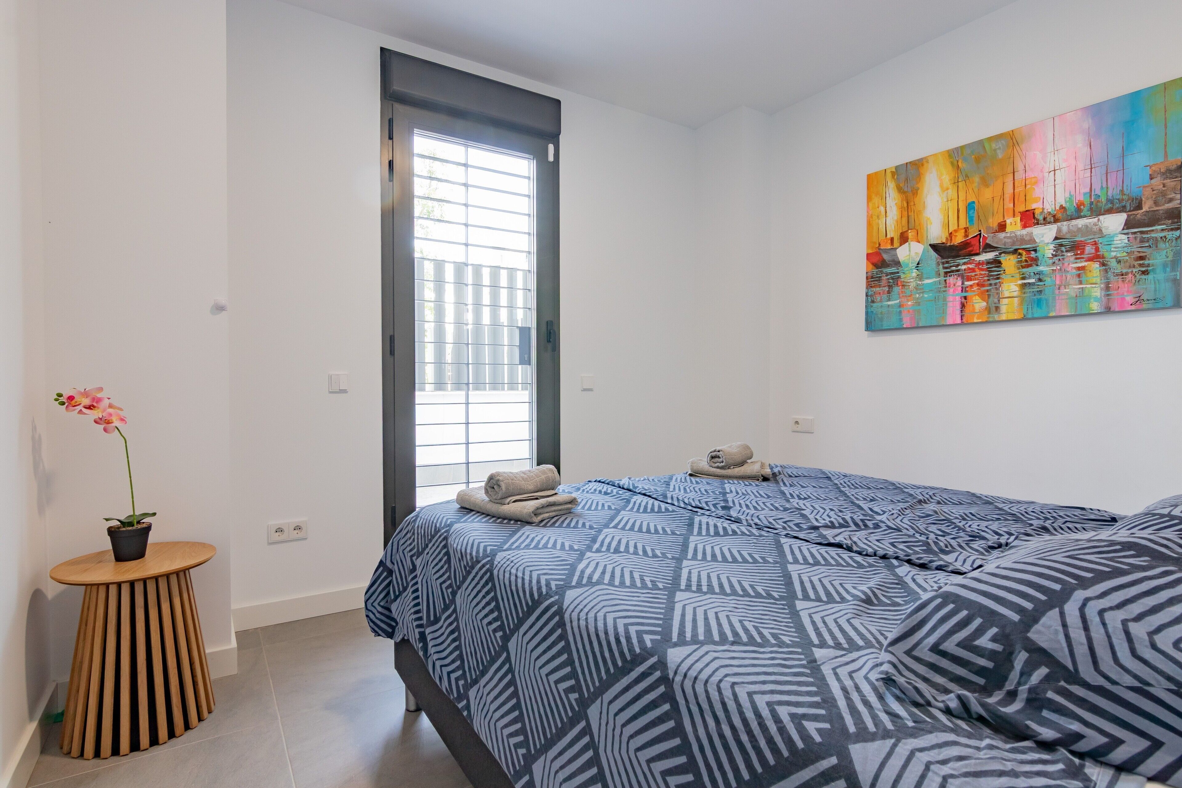 3 bedrooms, iron/ironing board, free WiFi, bed sheets