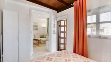1 dormitorio, tabla de planchar con plancha, wifi gratis y ropa de cama