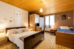 2 bedrooms, free WiFi, bed sheets