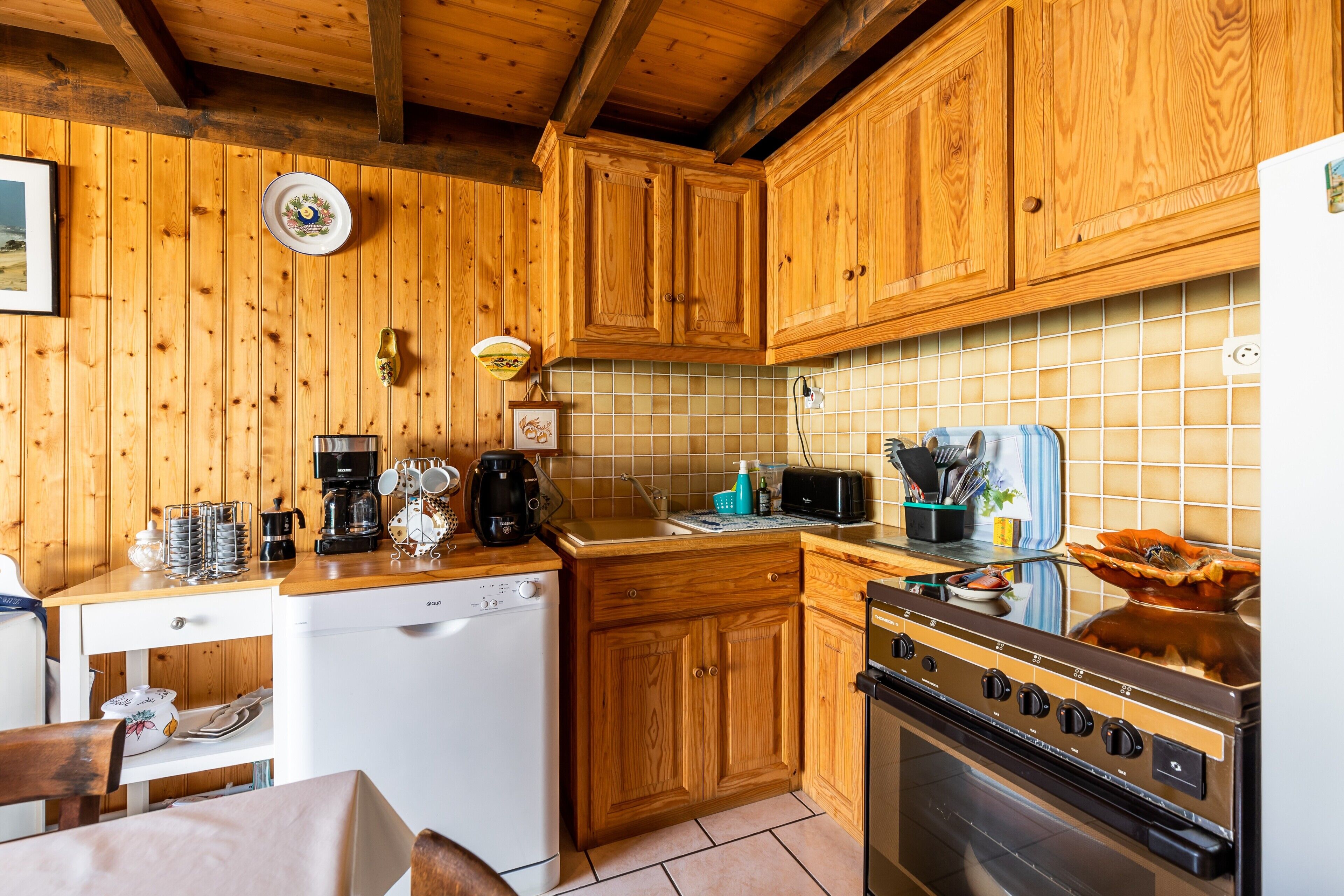 雪櫃、微波爐、爐具、洗碗機