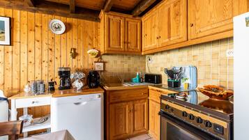 Refrigerador, microondas, parrilla de estufa y lavavajillas