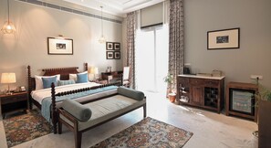 Studio Suite Junior | Seprai premium, tempat tidur Select Comfort, minibar, dan meja kerja