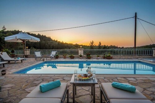 Villa "Aloni" with Sea View, Private Pool & Wi-Fi