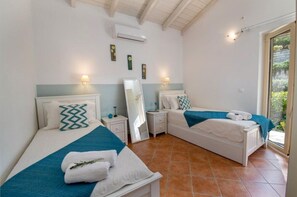 2 slaapkamers, een strijkplank/strijkijzer, gratis wifi, beddengoed