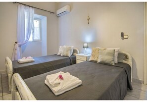 2 bedrooms, desk, iron/ironing board, free WiFi - Villa "Dendro" with Private Pool & Wi-Fi (Paxoi)