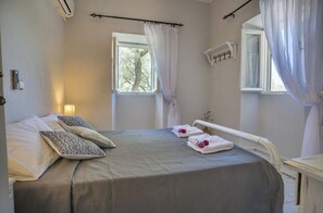 2 chambres, fer et planche Ă repasser, Wi-Fi gratuit, draps fournis