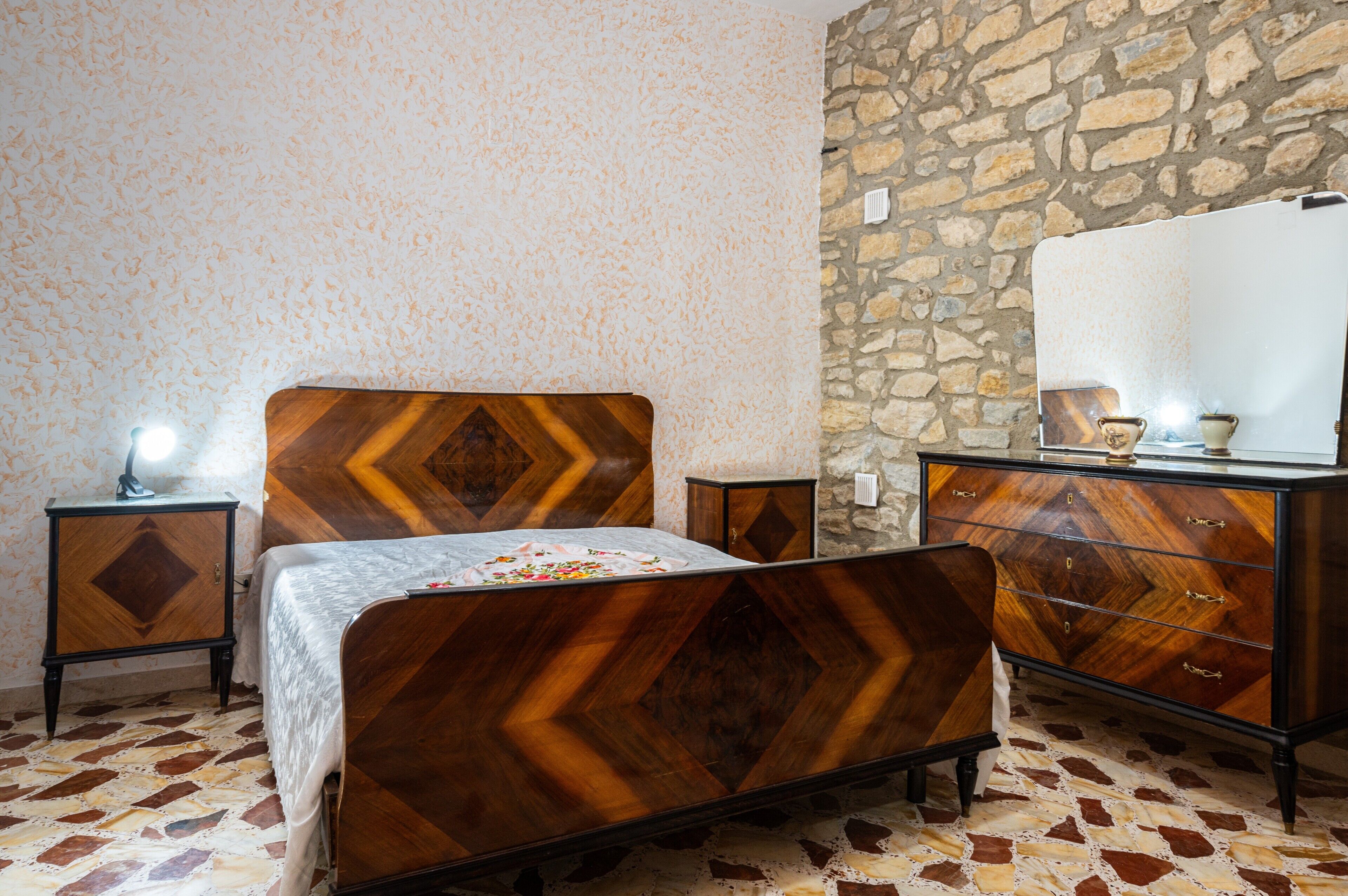 1 室のベッドルーム、アイロン / アイロン台、ベッドシーツ