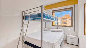 3 bedrooms, free WiFi, bed sheets