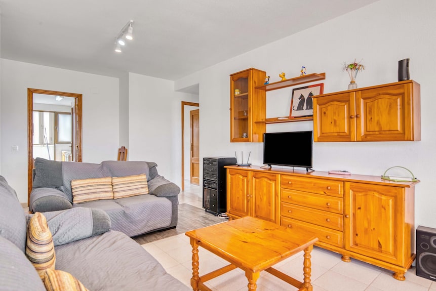 Apartamento Vacacional 'Barlovento I' Con Vistas Al Mar, Terraza, Piscina Compartida Y Wi-fi - Gandía
