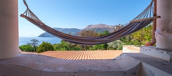 Vacation Home "Jerà C18 Bis Vista Mare" with Sea View, Private Terraces & Wi-Fi
