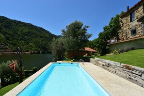 Esterni