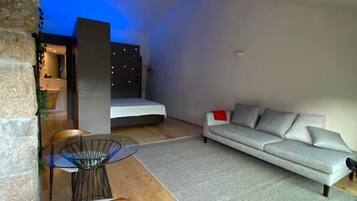Basic Cottage | Down comforters, free minibar items, free WiFi, bed sheets