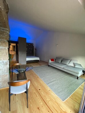 Cottage Basic | Copriletto in piuma, minibar (con alcuni snack e alcune bevande gratis)