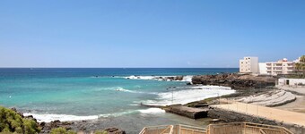Holiday Apartment "Tenbel Frontera" near Beach with Shared Pool & Wi-Fi
