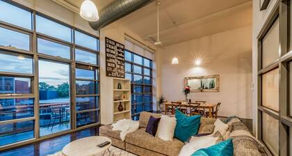 Luxury warehouse apartment close to CBD