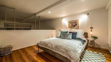 3 bedrooms, desk, iron/ironing board, WiFi