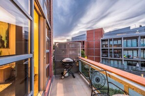 Property grounds - Luxury warehouse apartment close to CBD (Abbotsford)