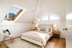 2 室のベッドルーム、アイロン / アイロン台、WiFi、ベッドシーツ