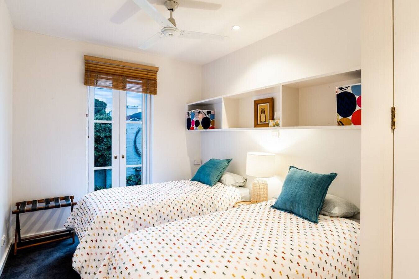 2 bedrooms, desk, iron/ironing board, WiFi