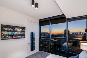 1 bedroom, iron/ironing board, WiFi, bed sheets - Melbourne by the window - Luxury stay (South Yarra)