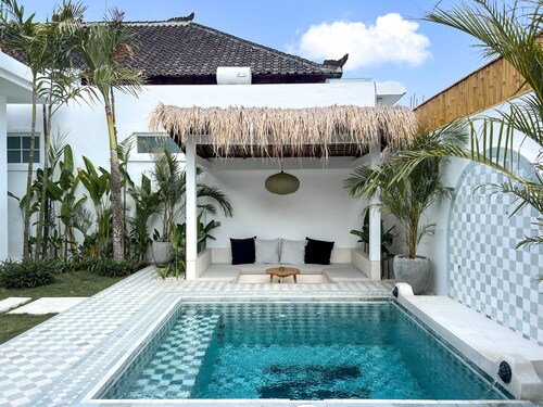 No Rush Villas