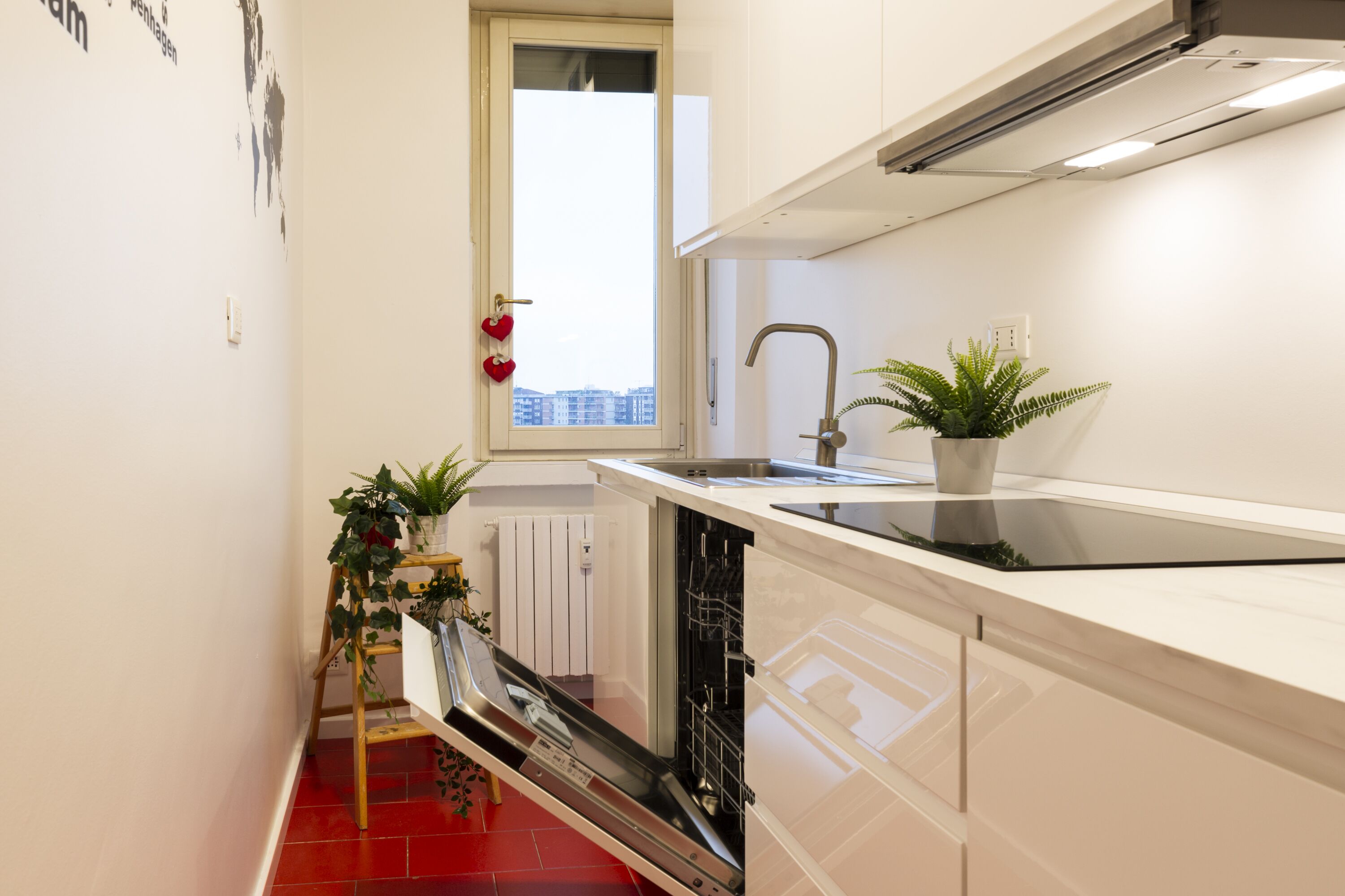 Deluxe Apartment | Private kitchen | Full-size fridge, microwave, stovetop, dishwasher