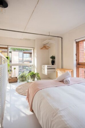 1 bedroom, desk, iron/ironing board, free WiFi