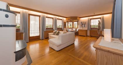 Chalet Villa "Lercher" avec vue sur les montagnes, jardin, terrasse et Wi-Fi.