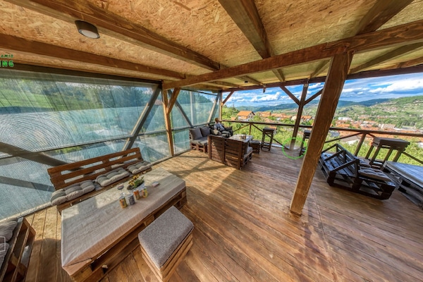 Full-sized fridge, microwave, oven, espresso maker