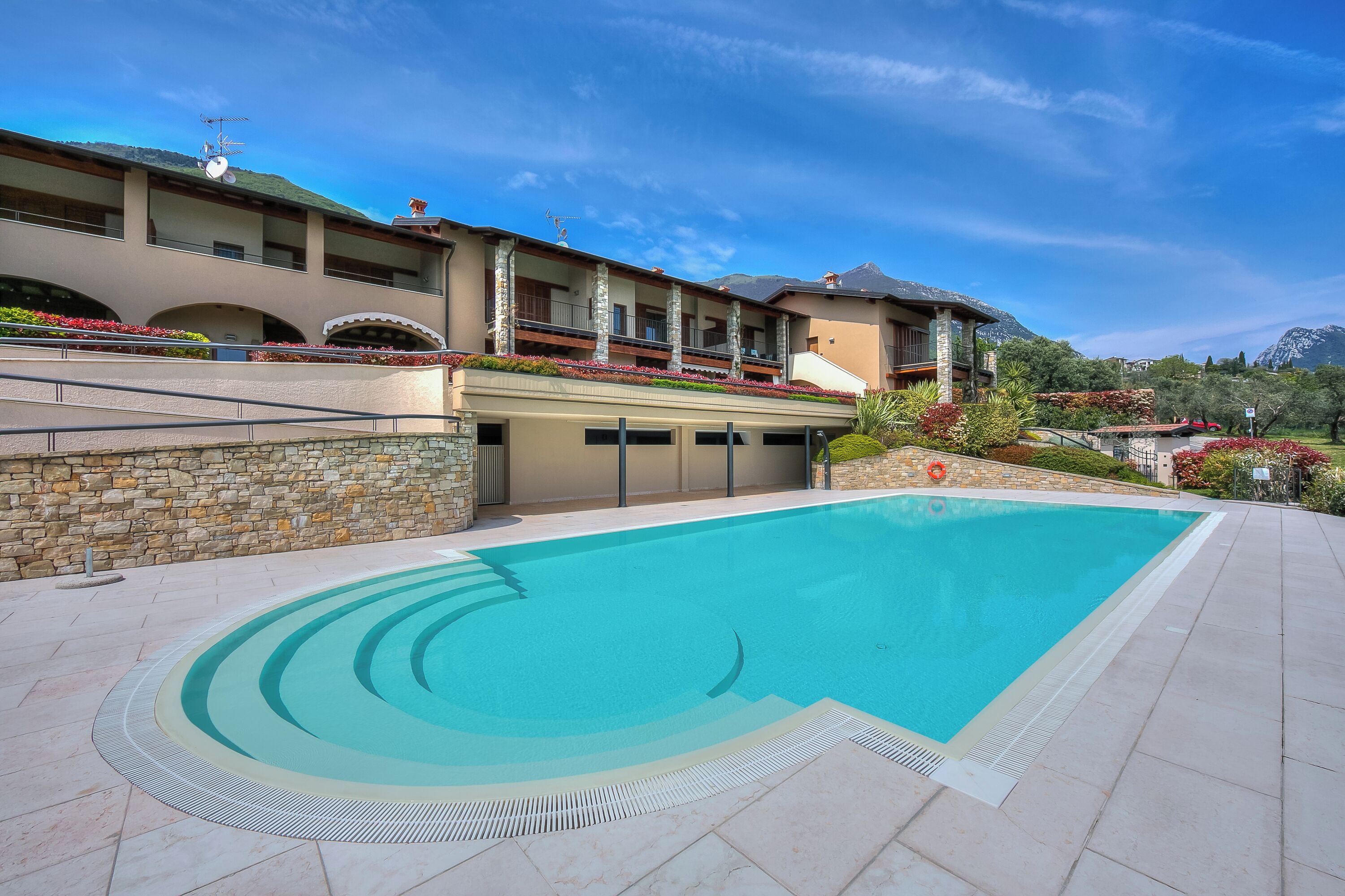 Piscine extérieure (ouverte en saison)