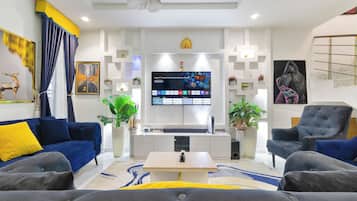 Smart TV, video games