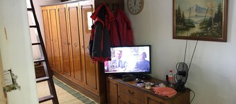 Immaculate 2-bed Wigwam in Gornji Zovik