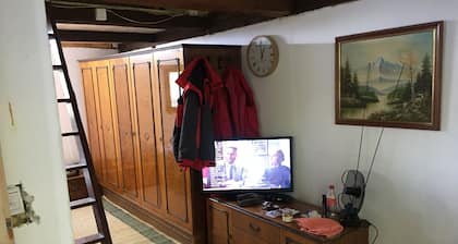 Immaculate 2-bed Wigwam in Gornji Zovik