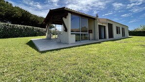 Exterior - Spacious 4-room house near La Cotinière, garden, walk to beach (Saint-Pierre-d'Oléron)