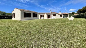 Exterior - Spacious 4-room house near La Cotinière, garden, walk to beach (Saint-Pierre-d'Oléron)