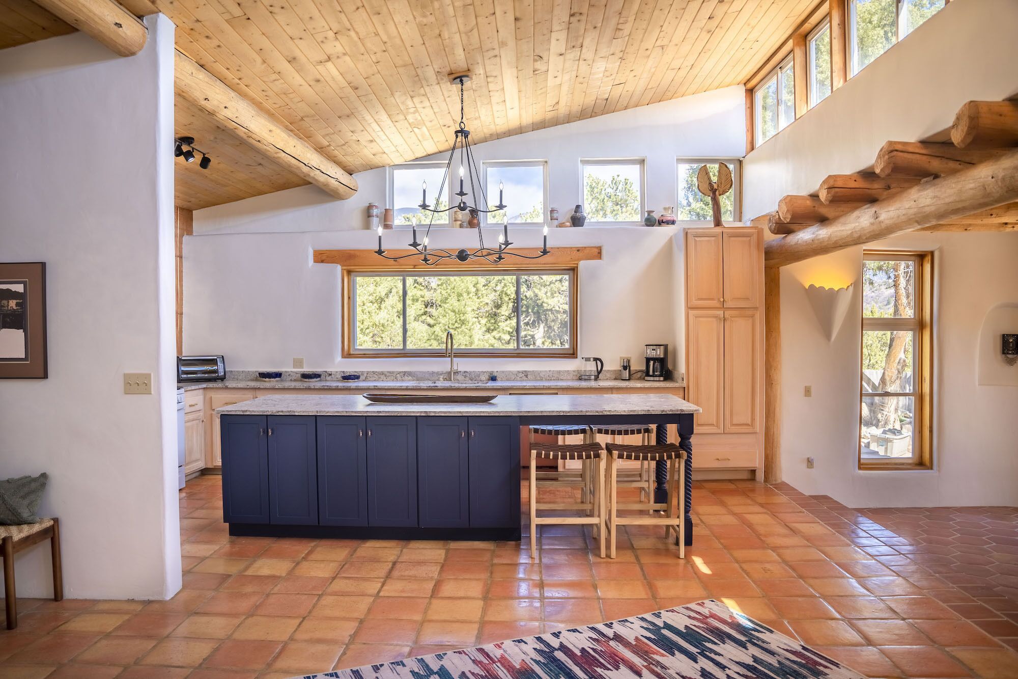 Ski Season Availability! 3 Bedroom Pet Friendly Home with Amazing Valley and Mountain Views