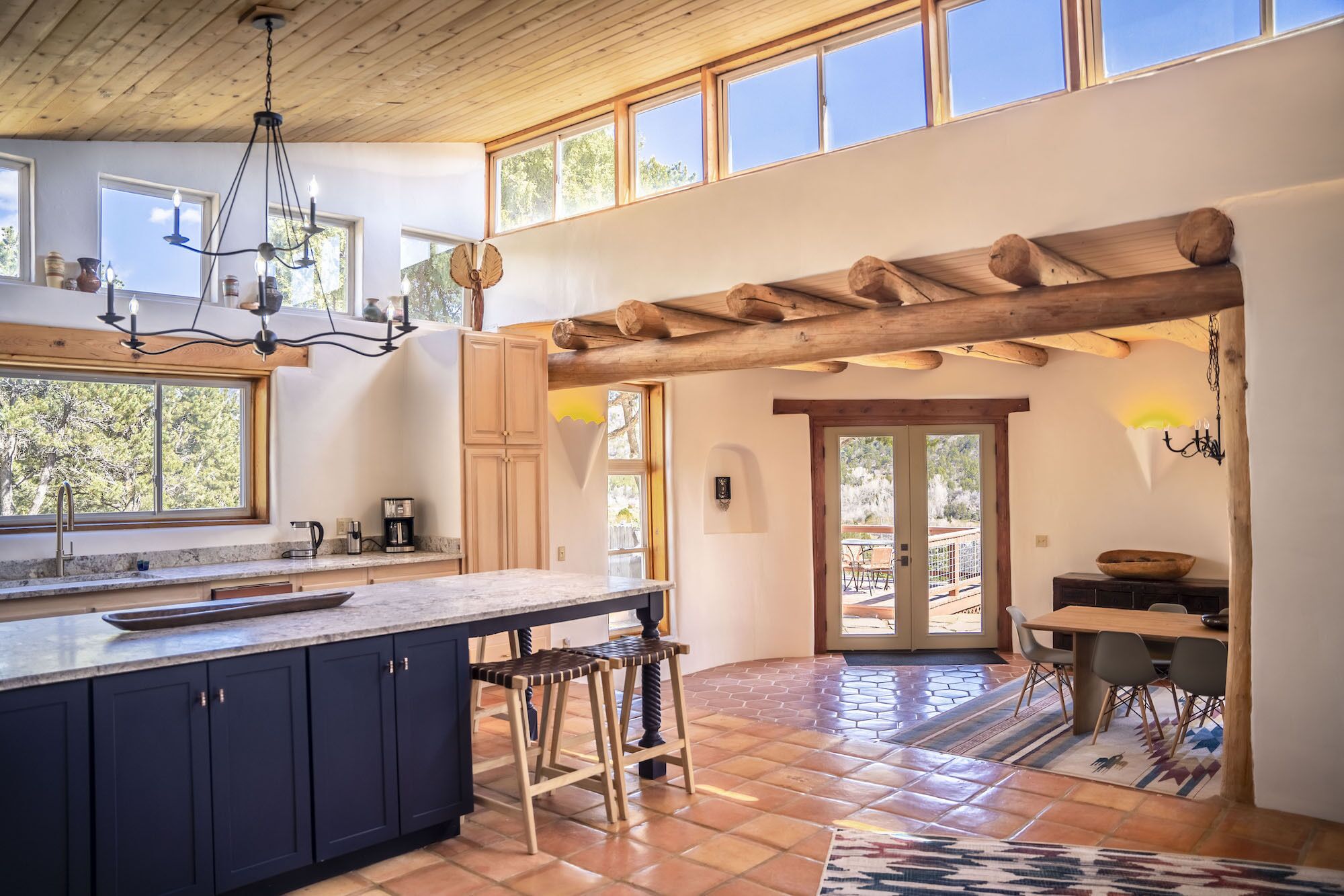 Ski Season Availability! 3 Bedroom Pet Friendly Home with Amazing Valley and Mountain Views