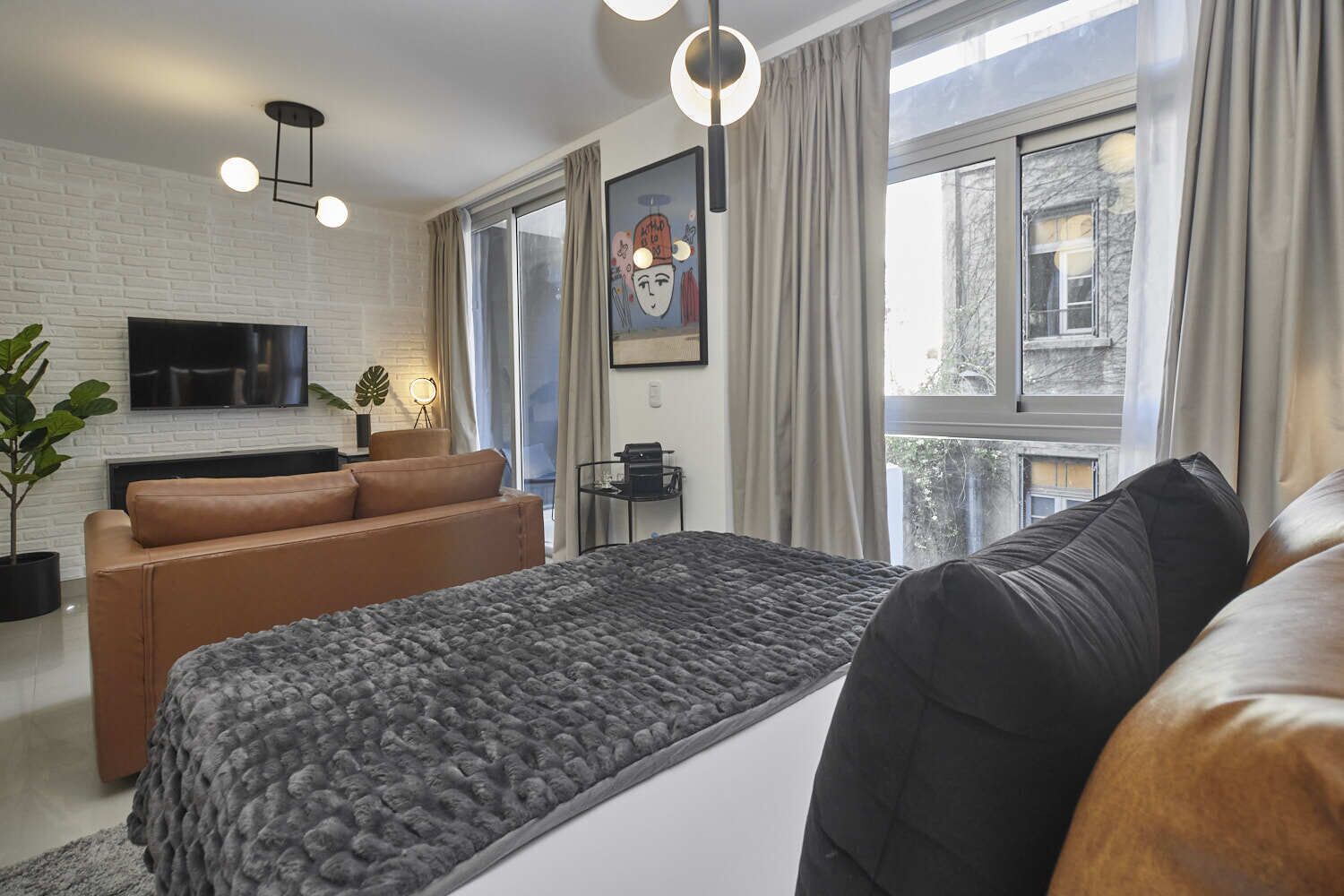 This studio is a 0 bedroom(s), 1 bathrooms, located in Centro, Buenos Aires.