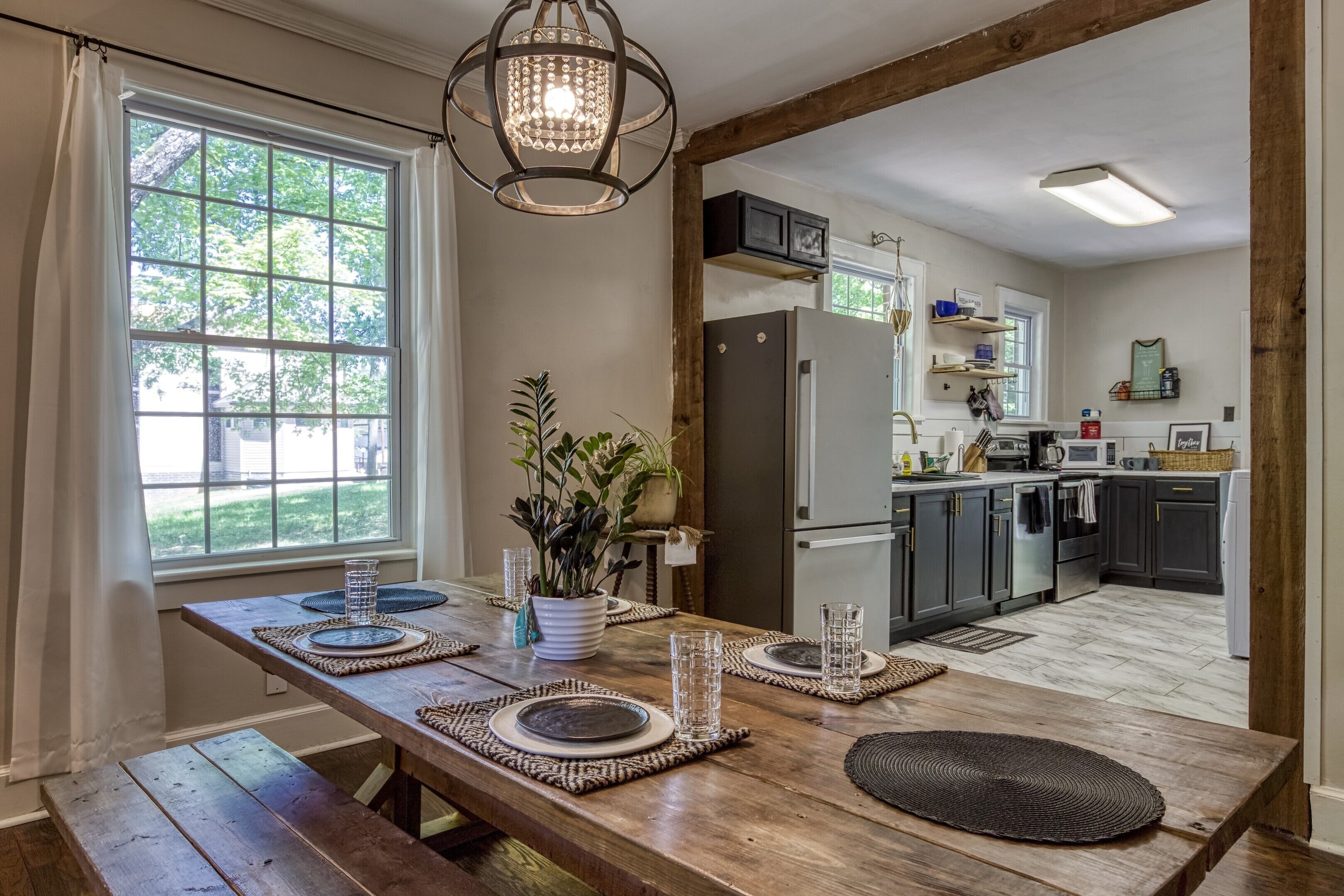 This house is a 3 bedroom(s), 1 bathrooms, located in Knoxville, TN.