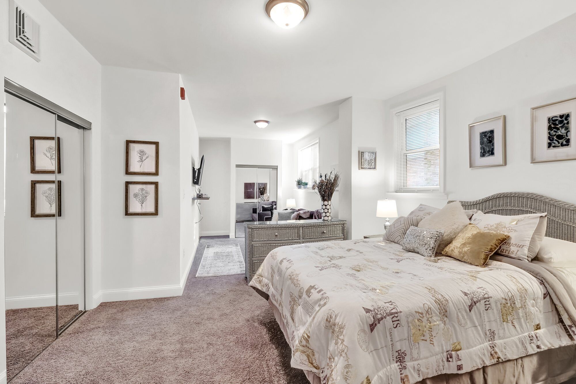 Iron/ironing board, free WiFi, bed sheets