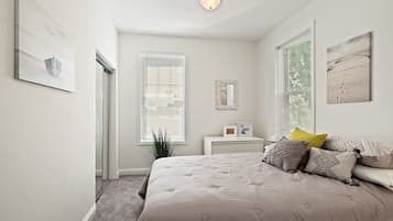 2 Schlafzimmer, Schreibtisch, Bügeleisen/Bügelbrett, kostenloses WLAN