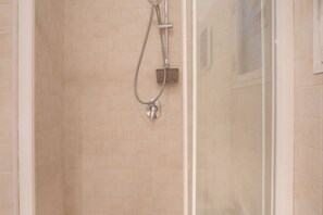 Shower, hair dryer, bidet, towels - WePuglia - Casa Pintor (Monopoli)