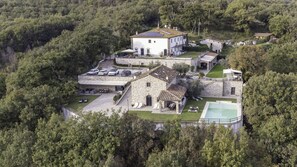 Exterior - Villa Le Croci beautiful tuscan villas with infinity p/pool (Croci Di Calenzano)