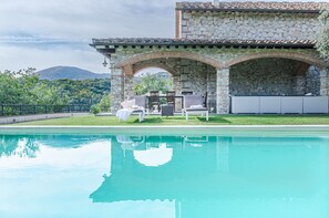 Pool - Villa Le Croci beautiful tuscan villas with infinity p/pool (Croci Di Calenzano)