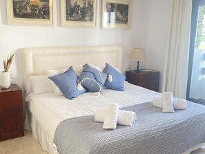 4 bedrooms, free WiFi, bed sheets