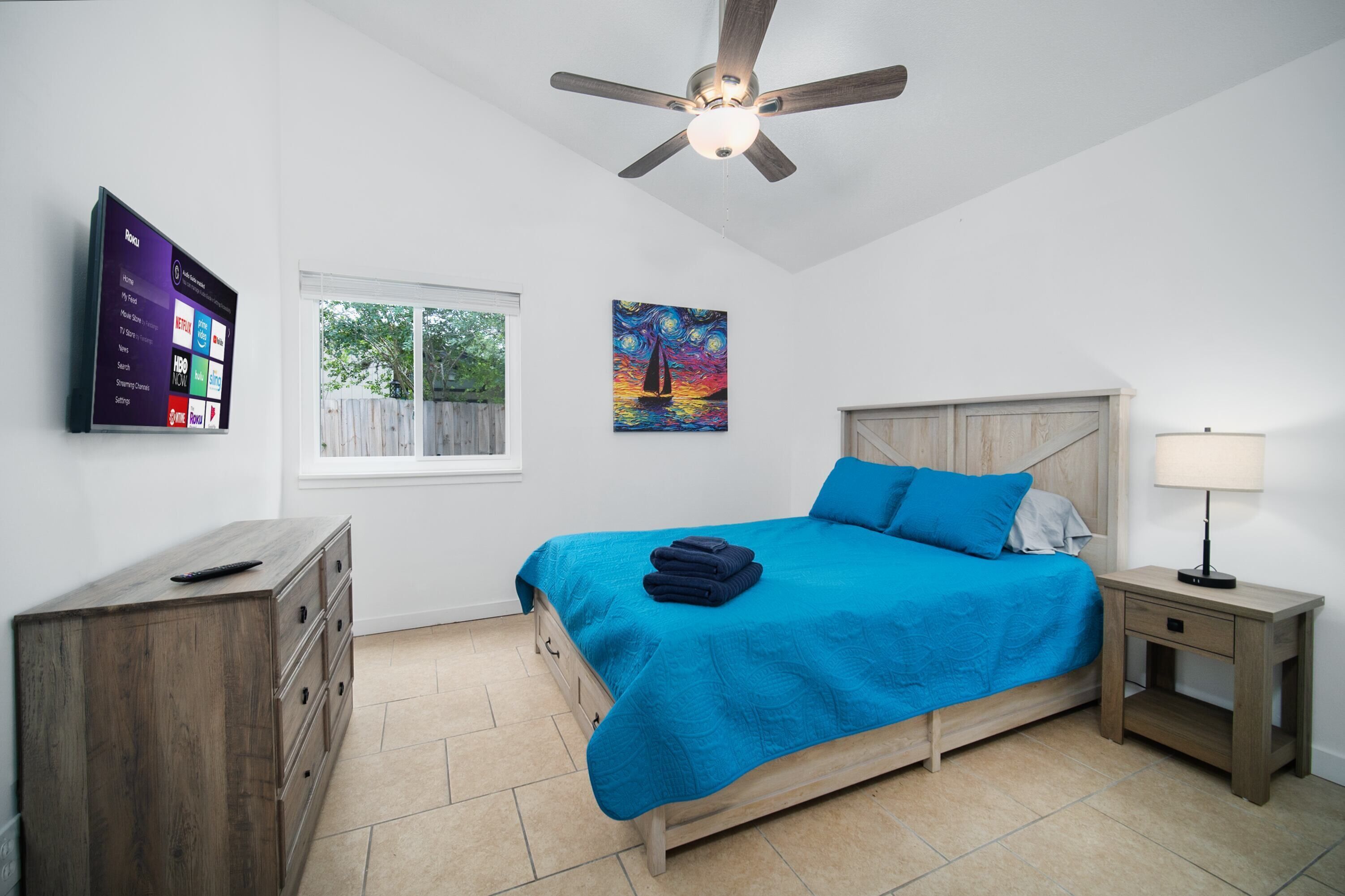 Cozy, fully-furnished 2BR/1BA apartment with ample parking in Jacksonville's Southside