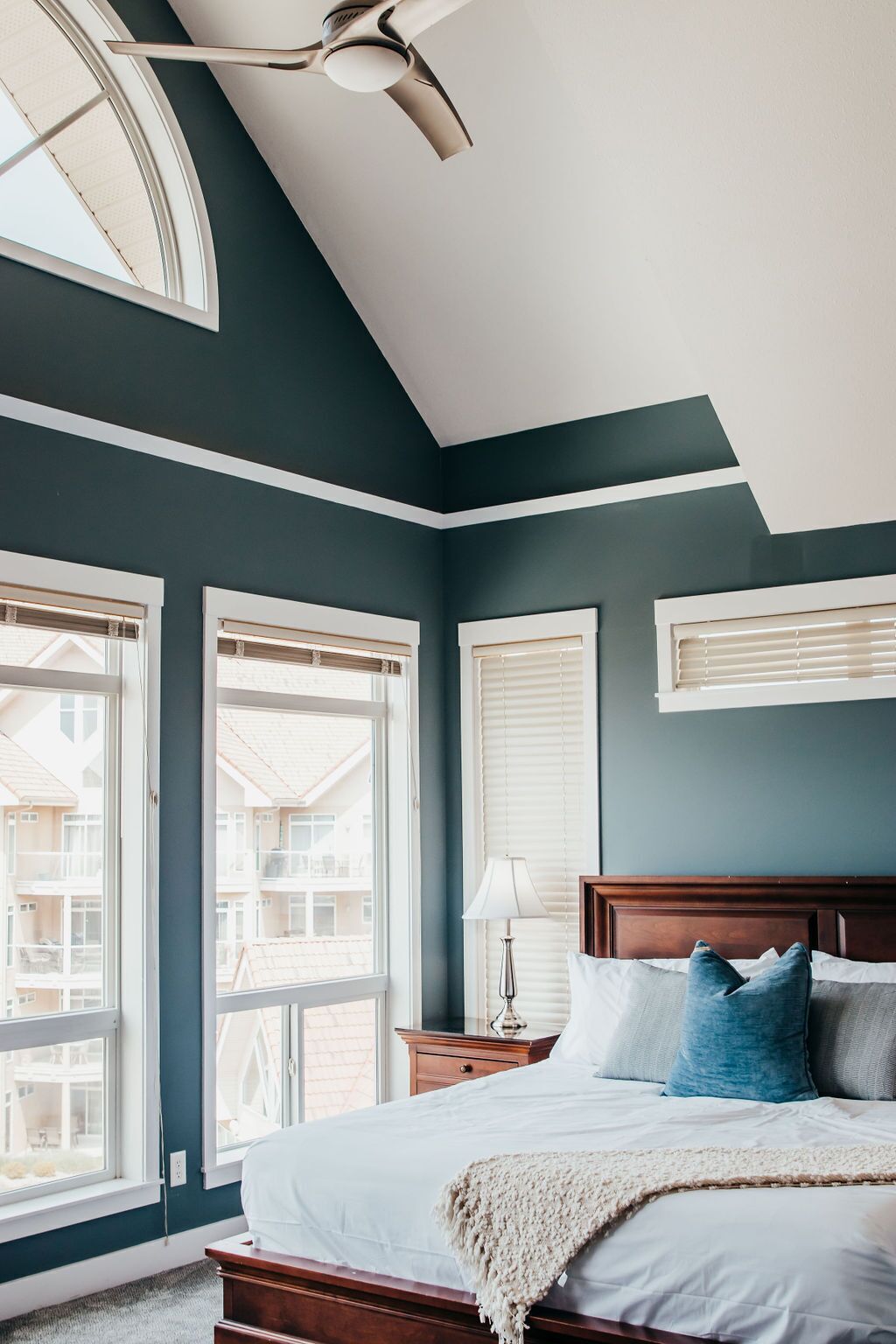 This apartment is a 2 bedroom(s), 2 bathrooms, located in Kelowna, BC.