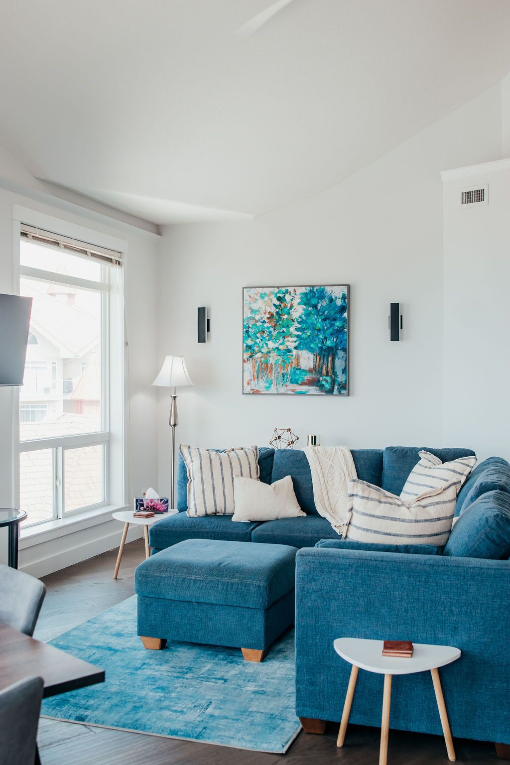 This apartment is a 2 bedroom(s), 2 bathrooms, located in Kelowna, BC.