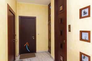 Interior entrance - notaMI - Twins Apartment  (Milan)